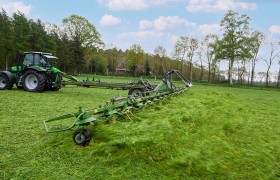 Прицепные роторные ворошители Krone KWT