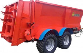 Прицеп-разбрасыватель органики Umega ОТК 12