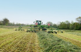 Двухроторные валкователи Krone с центральной укладкой