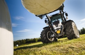 Колёсный трактор Valtra N