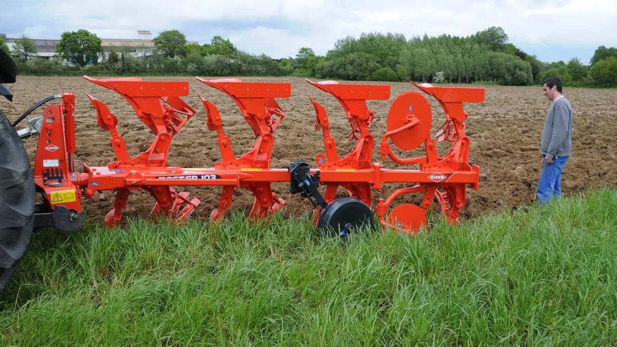 Навесные плуги KUHN MASTER 103