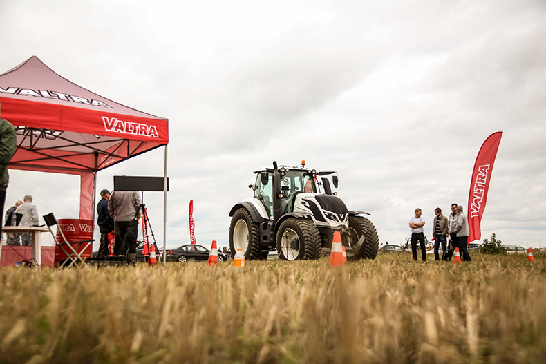 Valtra продолжает демонстрационный тур по странам Европы