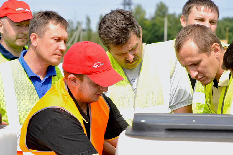 Обучение представителей дилерских центров компании AGCO-RM