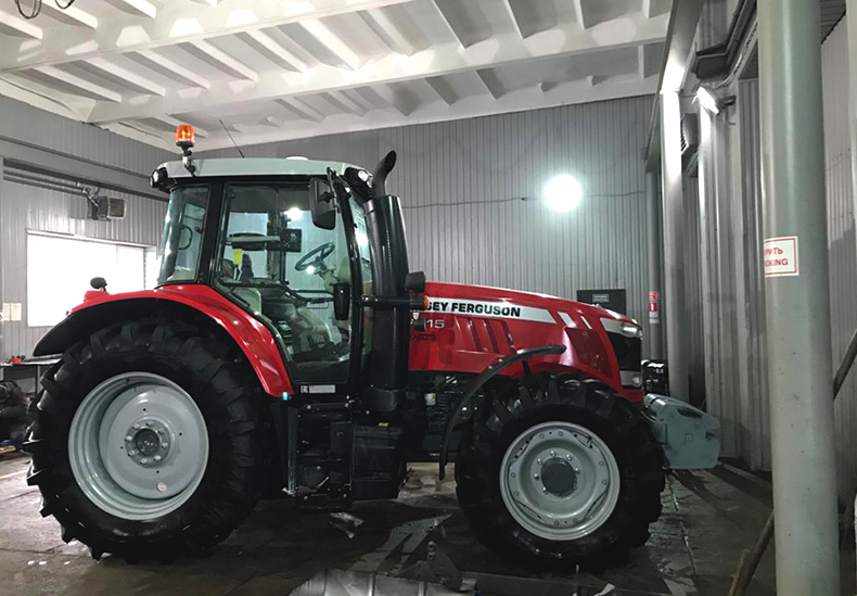 Трактор Massey Ferguson 7715