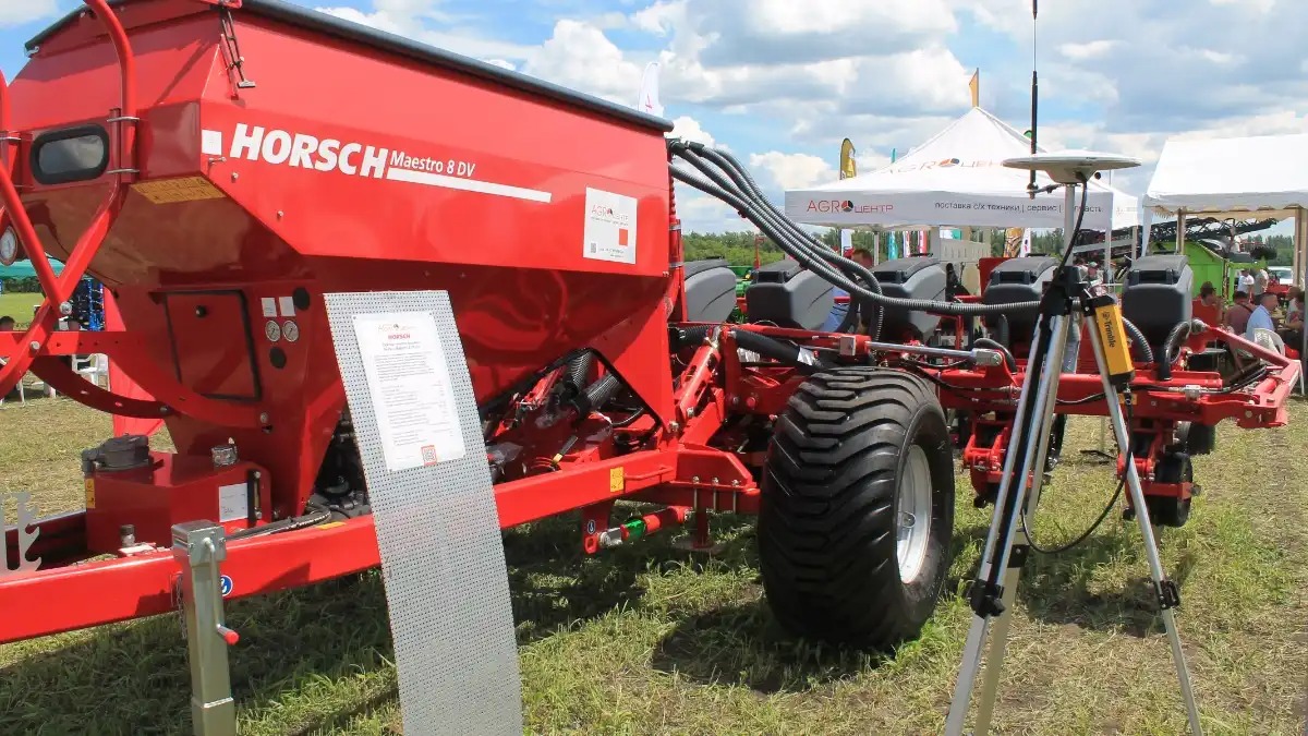 О тракторах AGROAPOLLO и технике Horsch — «АгроЦентр» на воронежском Дне поля