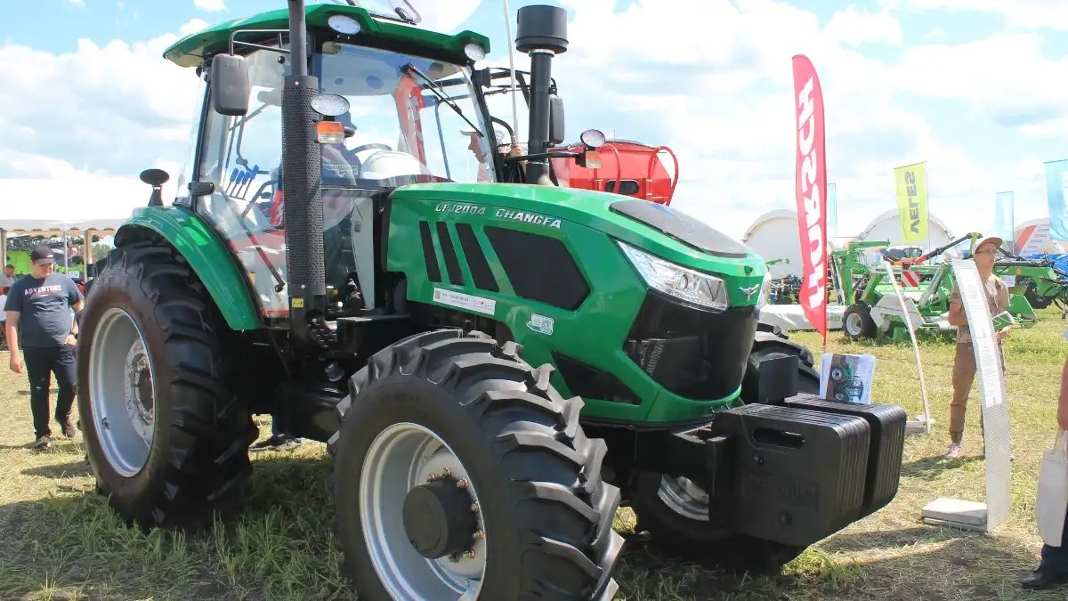 О тракторах AGROAPOLLO и технике Horsch — «АгроЦентр» на воронежском Дне поля