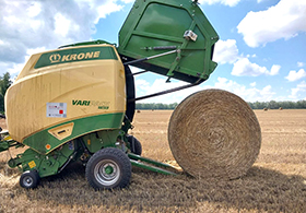 В Алтайском крае состоялся первый демопоказ пресс-подборщика KRONE VariPack V190 XC